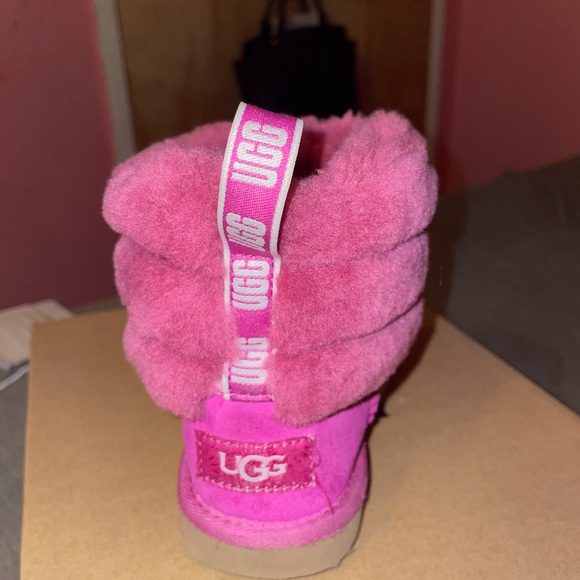 Pink uggs!! - Picture 2 of 5